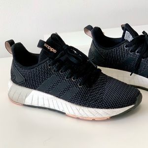 adidas Women's Questar X BYD Shoes - Black/White